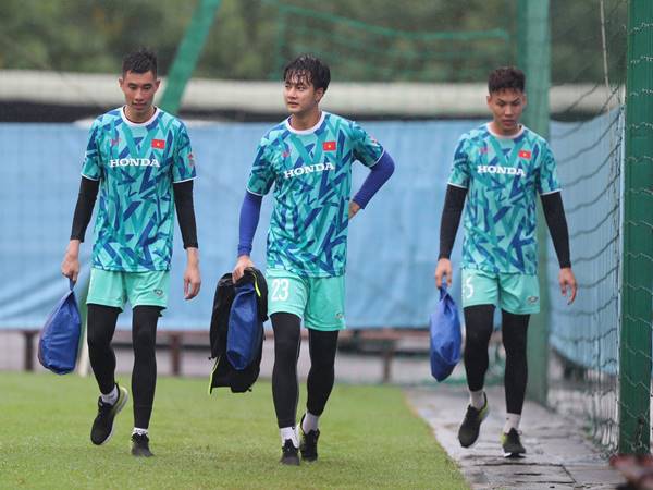Bóng đá VN 15/9: Việt Nam gấp rút luyện chiêu trước Asiad