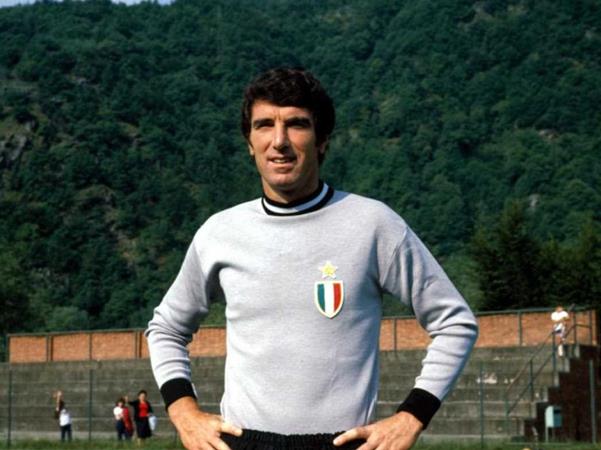 Dino Zoff, một trong những thủ môn huyền thoại không thể thay thế của Juventus