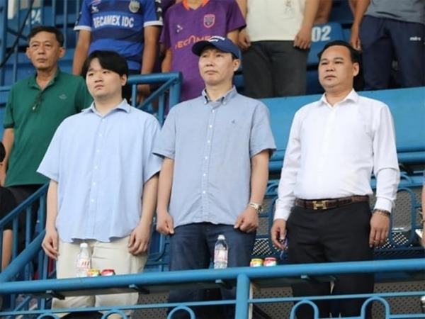 Bóng đá VN 21/5: HLV Kim Sang-sik dự lễ bốc thăm AFF Cup