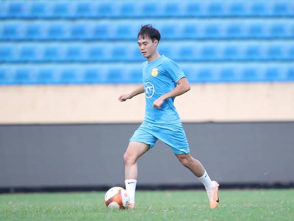 Tin BĐVN 12/2: Văn Toàn trở lại CLB Nam Định sau chấn thương