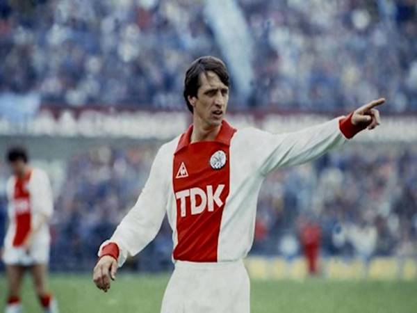 Johan Cruyff mặc áo số mấy trong sự nghiệp
