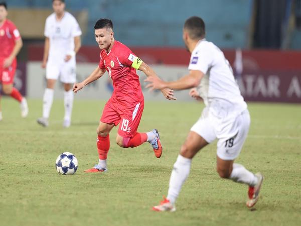 Bài toán chiến thuật và chiến lược của HLV Polking