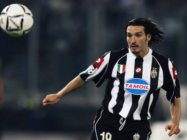 Số áo Zambrotta đã thay đổi ra sao qua từng đội bóng?