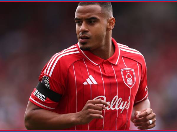 Tin MU: MU nhắm đá tảng Murillo thay thế Maguire