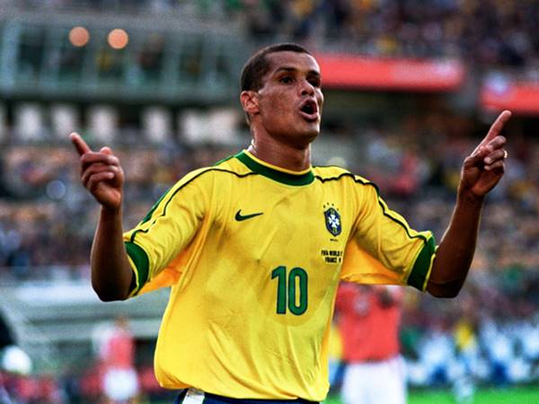 cầu thủ huyền thoại Brazil